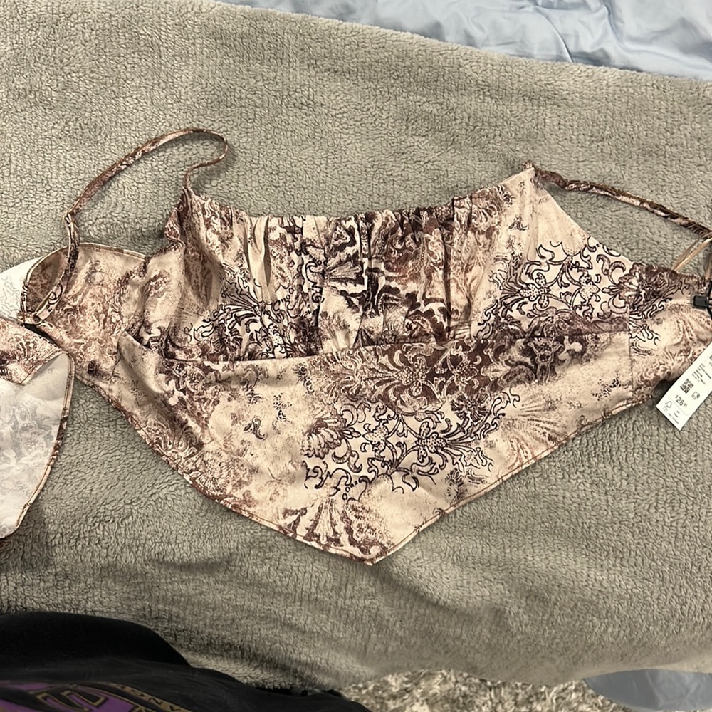 Never been worn, very soft and comfortable material